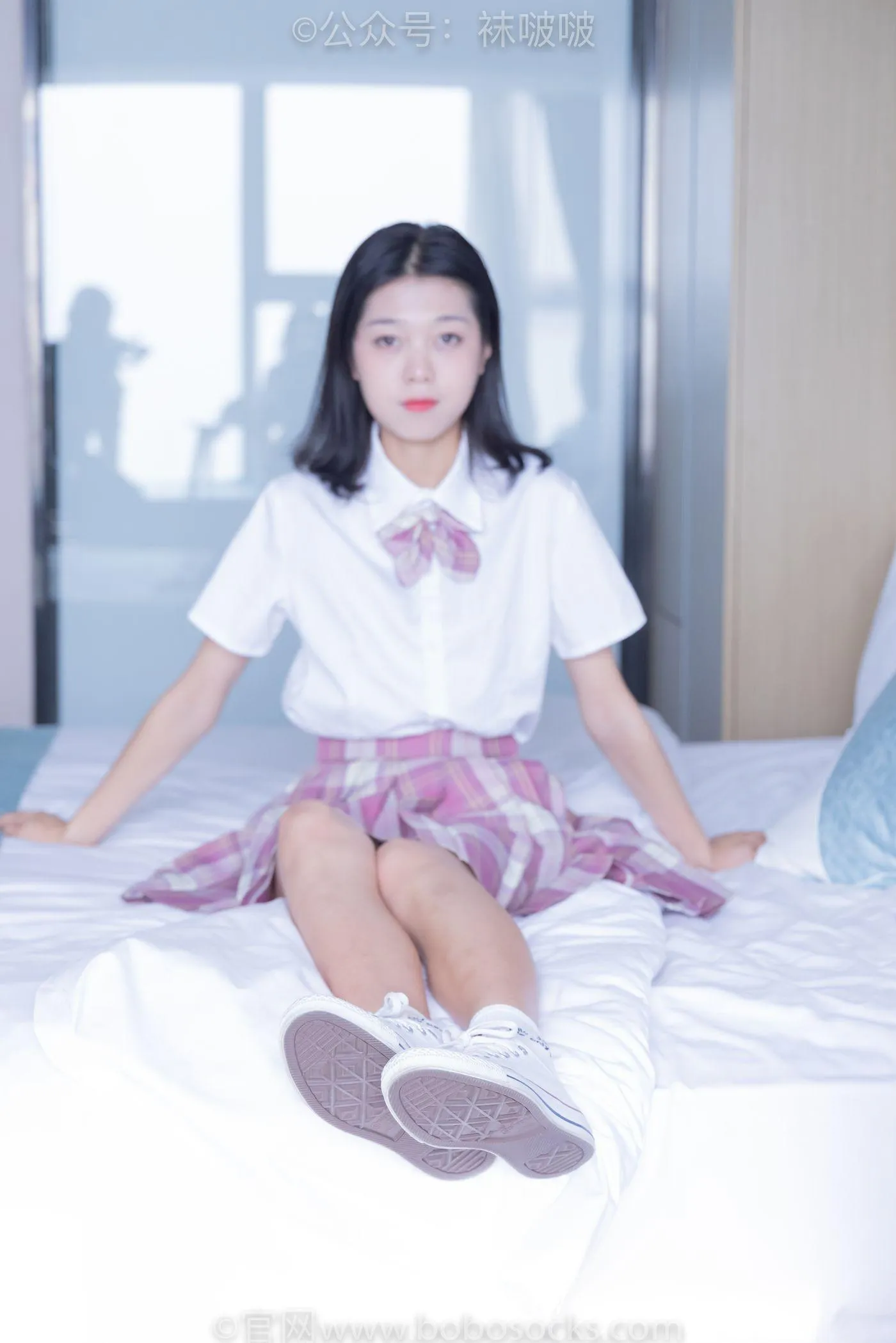 [BoBoSocks袜啵啵]NO.052 瑶瑶-JK制服、帆布鞋、白棉袜、裸足 [133P]插图3